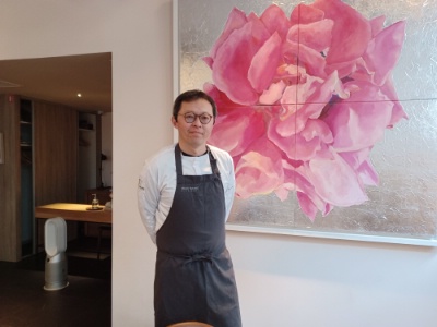 Selon Takao Takano, la simplicité en cuisine nécessite une grande technique. Selon Takao Takano, la simplicité en cuisine nécessite une grande technique.
