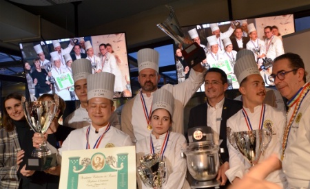 Les lauréats du trophée culinaire Bernard Loiseau qui s'est déroulé à la cité de la gastronomie et du vin de Dijon, le 27 février. Les lauréats du trophée culinaire Bernard Loiseau qui s'est déroulé à la cité de la gastronomie et du vin de Dijon, le 27 février.