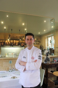 Le chef Julien Laval, à la tête de la table du Château d'Origny depuis tout juste un an.