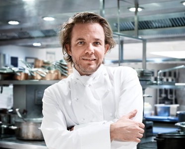 Le chef Nicolas Sale a imaginé 'un lieu de rendez-vous pour les bons vivants', au coeur du MIN de Rungis. Le chef Nicolas Sale a imaginé 'un lieu de rendez-vous pour les bons vivants', au coeur du MIN de Rungis.