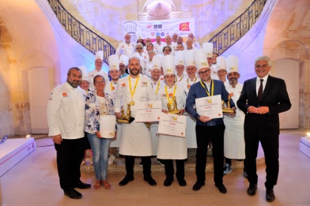 La remise des prix s'est déroulée à l'Abbaye aux Dames à Caen en présence du Président de la Région Normandie Hervé Morin et du jury présidé par Stéphane Carbone, Restaurants Stéphane Carbone à Caen et l'Espérance à Hérouville St Clair. La remise des prix s'est déroulée à l'Abbaye aux Dames à Caen en présence du Président de la Région Normandie Hervé Morin et du jury présidé par Stéphane Carbone, Restaurants Stéphane Carbone à Caen et l'Espérance à Hérouville St Clair.