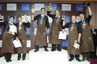 La France remporte le Trophée d'Or du concours international du métier de fromager, suivie par le Japon et l'Angleterre.