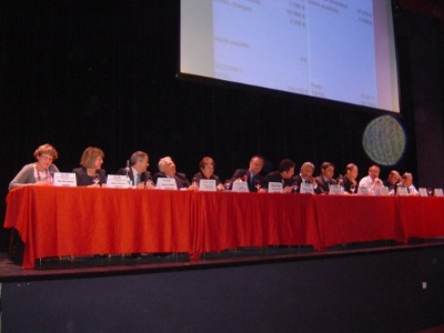 Aux côtés du président de la FIH 88, plusieurs personnalités locales dont le député Jean-Jacques Gaultier. Aux côtés du président de la FIH 88, plusieurs personnalités locales dont le député Jean-Jacques Gaultier.