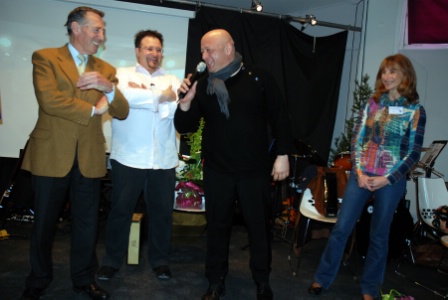 Au Salon les 'Sources du Livre' à Cestas, Thierry Marx en tête d'affiche, ici aux côtés de Pierre Ducout, maire de Cestas, d'Olivier Straehli, chef de la Maison des Cinq sens, à Bordeaux et la blogeuse Chantal Au Salon les 'Sources du Livre' à Cestas, Thierry Marx en tête d'affiche, ici aux côtés de Pierre Ducout, maire de Cestas, d'Olivier Straehli, chef de la Maison des Cinq sens, à Bordeaux et la blogeuse Chantal