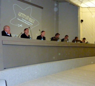 De gauche à droite : Bernard Pennarun, Florent Vanucci, Emmanuel Lecocq, Éric-Louis Helen, Alain Marcotullio, Thierry Suzanne et Alban Cailliau. De gauche à droite : Bernard Pennarun, Florent Vanucci, Emmanuel Lecocq, Éric-Louis Helen, Alain Marcotullio, Thierry Suzanne et Alban Cailliau.