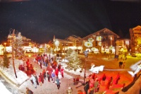 Val d'Isère : Belle scénographie pour ces illuminations baptisées 'déambulation féerique'.