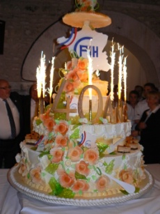 Immense gateau réalisé par les jeunes élèves section patisserie de la Cifop (Cité des formations professionnelles) d'Angoulême pour célébrer les 40 ans de la confé