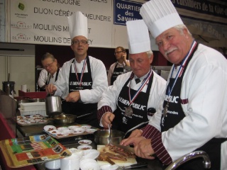 L'Amicale des cuisiniers de la Côte d'Or est un acteur majeur de ce grand rendez-vous populaire et annuel. L'Amicale des cuisiniers de la Côte d'Or est un acteur majeur de ce grand rendez-vous populaire et annuel.