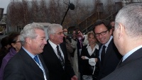 Didier Chenet, Marcel Bénézet, président de la commission bars et cafés du Synhorcat et Frédéric Lefevbre à son arrivée à Equip'Hôtel.