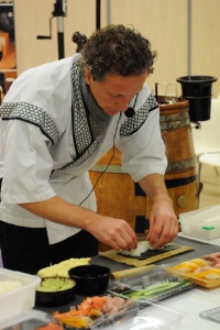 Xavier Pensec, qui a étudié pendant deux ans l'art du sushi, organisait un atelier. Xavier Pensec, qui a étudié pendant deux ans l'art du sushi, organisait un atelier.