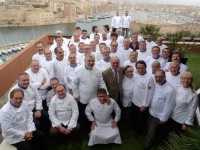 Henri Charvet et les congressistes sur la terrasse du Sofitel Vieux Port.