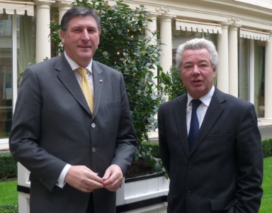 Didier Le Calvez, président directeur général du Bristol et Didier Chenet, président du Synhorcat. Didier Le Calvez, président directeur général du Bristol et Didier Chenet, président du Synhorcat.