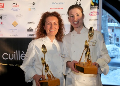 Les deux gagnantes 2010 de la Cuillère d'or, Cécile Riotte et Ilona Rutgers Les deux gagnantes 2010 de la Cuillère d'or, Cécile Riotte et Ilona Rutgers