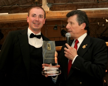 Benjamin Roffet a reçu son trophée des mains de Serge Dubs, président de l'UDSF. Benjamin Roffet a reçu son trophée des mains de Serge Dubs, président de l'UDSF.