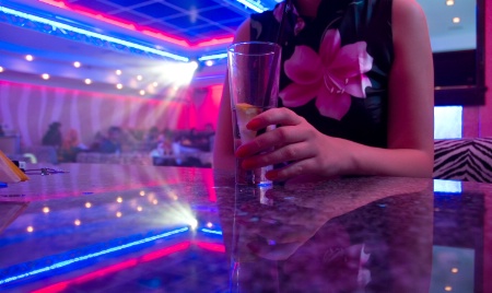 Le Synhorcat dénonce notamment le flou qui entoure les critères faisant rentrer un établissement dans la catégorie (créé le 5 janvier dernier) des bars ou restaurant à ambiance musicale. Le Synhorcat dénonce notamment le flou qui entoure les critères faisant rentrer un établissement dans la catégorie (créé le 5 janvier dernier) des bars ou restaurant à ambiance musicale.