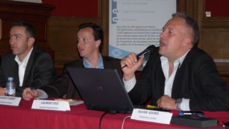 Laurent Duc au cours de l'une des toutes premières réunions qur le nouveau classement qu'il a fait dans son département, le Rhône. A gauche Laurent Jaunes et Damien Combet. Laurent Duc au cours de l'une des toutes premières réunions qur le nouveau classement qu'il a fait dans son département, le Rhône. A gauche Laurent Jaunes et Damien Combet.