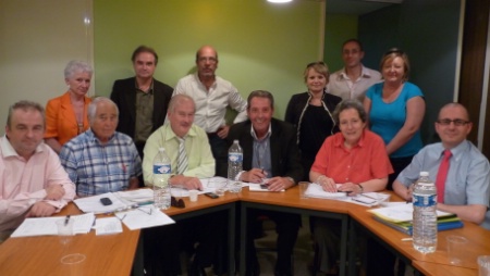 Réunion du conseil d'administration des hôteliers de la CPIH. Au centre, Michel Lesec (en chemise jaune) et Jacques Blanchet, conseiller auprès du président de la CPIH. Réunion du conseil d'administration des hôteliers de la CPIH. Au centre, Michel Lesec (en chemise jaune) et Jacques Blanchet, conseiller auprès du président de la CPIH.