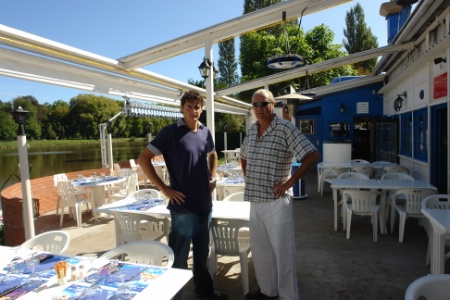 Jean Mermillod et son fils Clément. Le Vichy Plage, 7 salariés pour un ticket moyen de 24 €. Jean Mermillod et son fils Clément. Le Vichy Plage, 7 salariés pour un ticket moyen de 24 €.