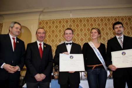 Philippe Munos, Michel Hermet et la dauphine de Miss Jura ont félicité les lauréats : Philippe Vogel et Gabriel Angermaier. Philippe Munos, Michel Hermet et la dauphine de Miss Jura ont félicité les lauréats : Philippe Vogel et Gabriel Angermaier.