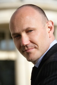 Emmanuel Schott. Emmanuel Schott.