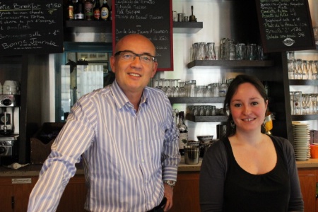 Michel Sibi, propriétaire du café du coin, vient de recevoir le label de l'association Service en tête. Michel Sibi, propriétaire du café du coin, vient de recevoir le label de l'association Service en tête.