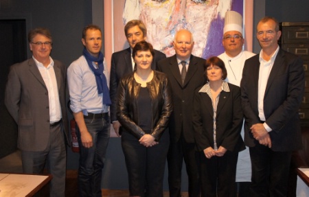 Le nouveau bureau de l'Umih Lille, présidé par Gérard De Poorter (au centre, 5e en partant de la gauche). Le nouveau bureau de l'Umih Lille, présidé par Gérard De Poorter (au centre, 5e en partant de la gauche).