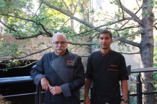 Alain et Olivier Mari, père et fils, chefs cuisiniers au Moulin du Gapeau, à Belgentier.