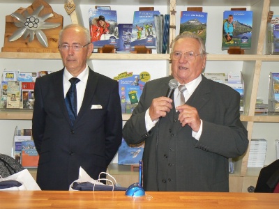 Jean-Pierre Jorcin, maire de Lanslebourg-Mont-Cenis et secrétaire général de la Fagiht, et Claude Daumas, président de la Fagiht, souhaitent la bienvenue aux congressistes. Jean-Pierre Jorcin, maire de Lanslebourg-Mont-Cenis et secrétaire général de la Fagiht, et Claude Daumas, président de la Fagiht, souhaitent la bienvenue aux congressistes.