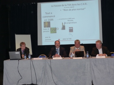 Atelier des restaurateurs, de gauche à droite : Christopher Terleski, Jean Terlon, Hubert Jan et Bernard Boutboul.