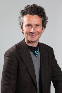 Eric Gérardin mise sur le café-cabaret.