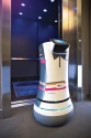 Un premier robot maître d'hôtel employé à l'Aloft Cupertino