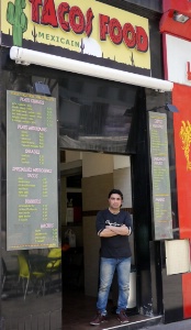 Grâce au microcrédit de l'Adie, Anderya Andreyassian a pu rénover son snack mexicain à Marseille. Grâce au microcrédit de l'Adie, Anderya Andreyassian a pu rénover son snack mexicain à Marseille.