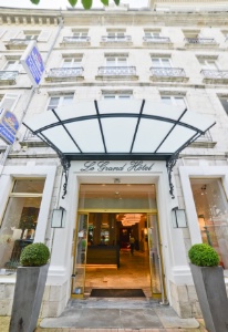 Le Best Western Grand Hôtel de Bayonne a mis dix ans avant qu'un avis pourtant obsolète de longue date soit supprimé. Le Best Western Grand Hôtel de Bayonne a mis dix ans avant qu'un avis pourtant obsolète de longue date soit supprimé.