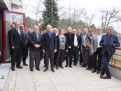 Les élus de l'Umih Orne, des adhérents et des représentants des syndicats départementaux de toute la Normandie se sont retrouvés à l'heure du déjeuner sur la terrasse de l'hôtel pour la traditionnel photo de famille. Les élus de l'Umih Orne, des adhérents et des représentants des syndicats départementaux de toute la Normandie se sont retrouvés à l'heure du déjeuner sur la terrasse de l'hôtel pour la traditionnel photo de famille.