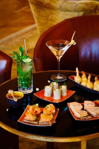Cocktail et tapas pendant les matchs de l'Euro 2016. Cocktail et tapas pendant les matchs de l'Euro 2016.