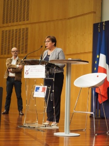 Martine Pinville ouvre le colloque, à ses côtés Eric Roux, auteur et journaliste, parrain de la Fête de la Gastronomie 2016.