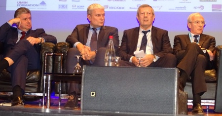 De gauche à droite : Thierry Grégoire, président des saisonniers de l'Umih, Olivier Descamps, président syndicat associé SNRPO, Roland Héguy, président de l'Umih, et Hervé Bécam, vice-président de l'Umih. De gauche à droite : Thierry Grégoire, président des saisonniers de l'Umih, Olivier Descamps, président syndicat associé SNRPO, Roland Héguy, président de l'Umih, et Hervé Bécam, vice-président de l'Umih.