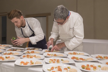 Alain Lecossec, de l'Institut Paul Bocuse (à droite) et Thomas Pezeri.