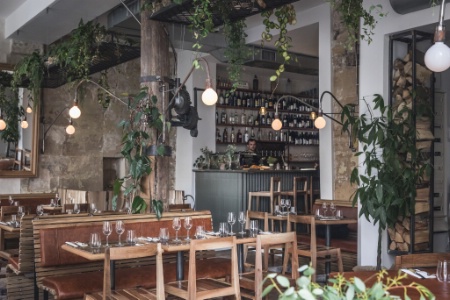 Pailles en bambou et cocktails à la pression au Carbon !