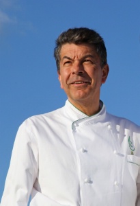 Régis Marcon : J'écris ces mots parce que j'entame ma 47ème année de parcours professionnel, et j'ai toujours autant de passion pour mon métier et pour sa transmission, ce plaisir partagé, alors soyons fiers. Régis Marcon : J'écris ces mots parce que j'entame ma 47ème année de parcours professionnel, et j'ai toujours autant de passion pour mon métier et pour sa transmission, ce plaisir partagé, alors soyons fiers.