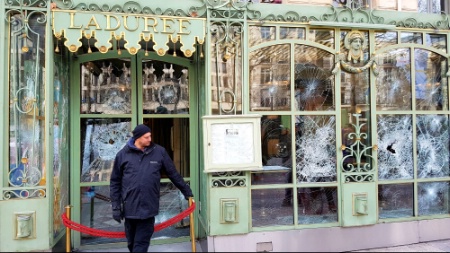 Gilets Jaunes Le Fouquets Ravagé Par Les Casseurs