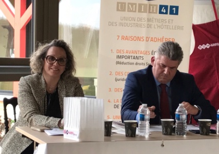 Sabine Ferrand a demandé au président national des saisonniers, en charge des négociations sociales à l'Umih, d'être l'invité d'honneur de l'Assemblée générale 2019 de l'Umih 41. Sabine Ferrand a demandé au président national des saisonniers, en charge des négociations sociales à l'Umih, d'être l'invité d'honneur de l'Assemblée générale 2019 de l'Umih 41.