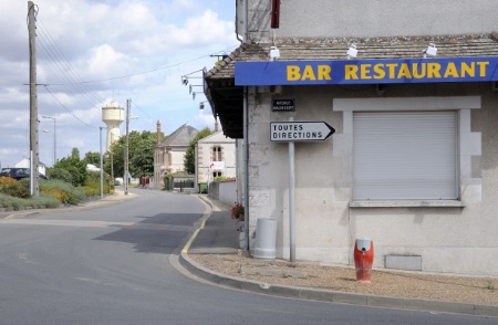 Les villages devraient bénéficier d'une nouvelle législation qui va permettre la création de nouvelles Licences IV annonce Matignon. Les villages devraient bénéficier d'une nouvelle législation qui va permettre la création de nouvelles Licences IV annonce Matignon.