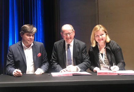 De g à d : Jean-Virgile Crance, Hervé Novelli et Caroline Leboucher. De g à d : Jean-Virgile Crance, Hervé Novelli et Caroline Leboucher.