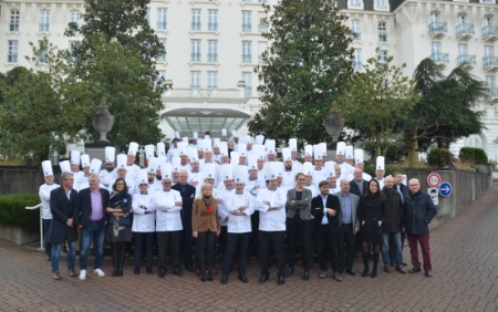 Le Congrès Euro-Toques France a rassemblé chefs de cuisine et politiques à l'Impérial Palace à Annecy. Le Congrès Euro-Toques France a rassemblé chefs de cuisine et politiques à l'Impérial Palace à Annecy.
