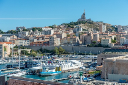 Les bars et restaurants de Marseille à nouveau fermés. Les bars et restaurants de Marseille à nouveau fermés.