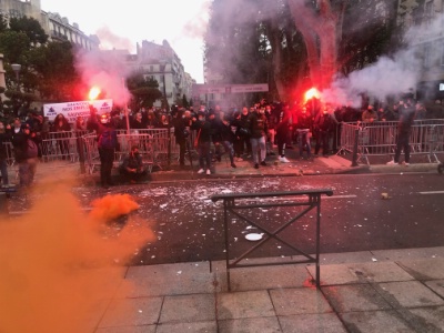 Les cafetiers et les restaurateurs crient leur colère à Marseille. Les cafetiers et les restaurateurs crient leur colère à Marseille.
