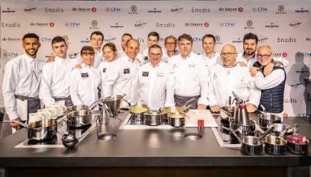 La team France Bocuse d'or, de retour de la sélection européenne à Tallinn (Estonie), a proposé un déjeuner de soutien au candidat français Davy Tissot. La team France Bocuse d'or, de retour de la sélection européenne à Tallinn (Estonie), a proposé un déjeuner de soutien au candidat français Davy Tissot.