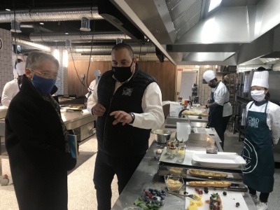 Visite des cuisines pour la ministre du Travail. Visite des cuisines pour la ministre du Travail.