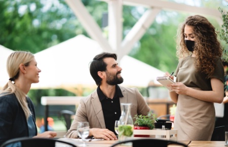 Les terrasses pourront acceuillir six clients par table maximum.